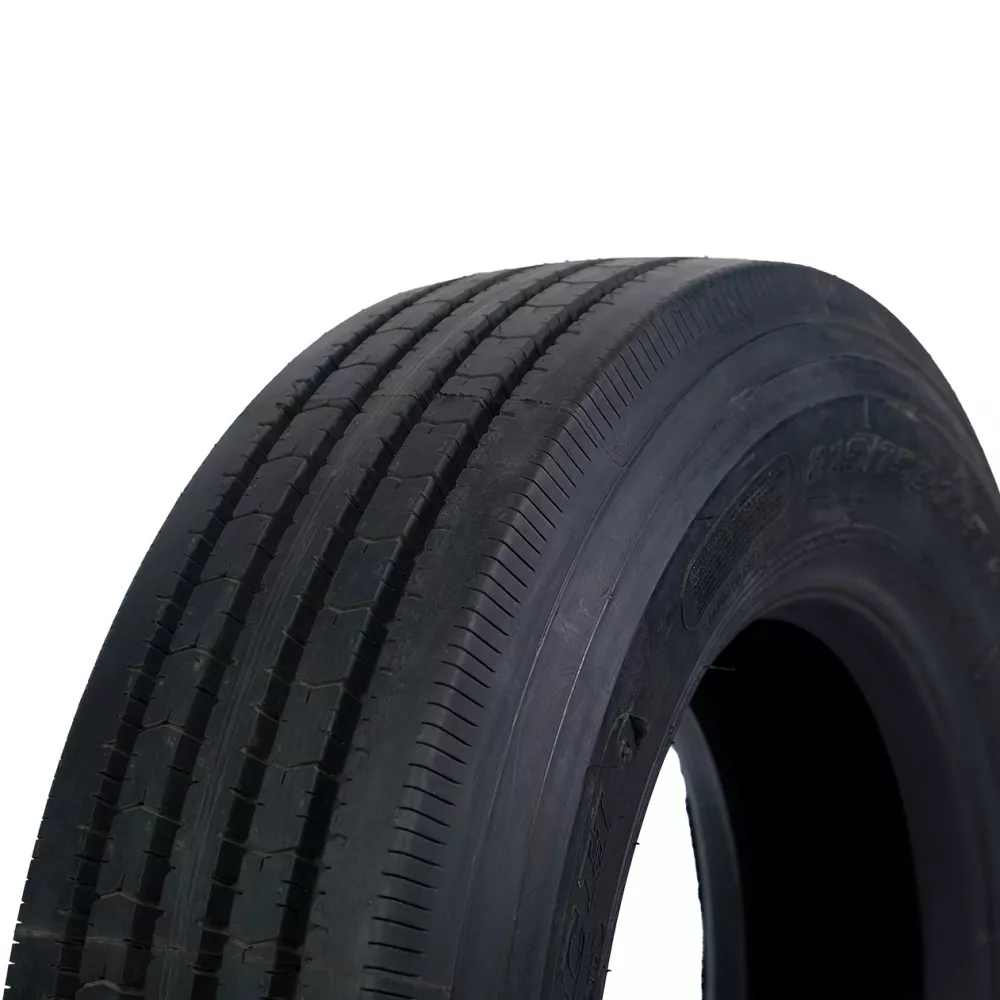 Грузовая шина 215/75 R17,5 Long March LM-216 16PR в Перми